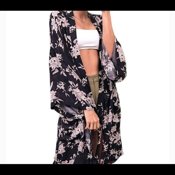 Spiritual Gangster robe Black WHite Floral Front Tie Kimono One Size lightweight - Picture 1 of 10